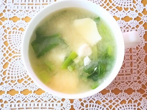 豆腐と小松菜とピーマンのお味噌汁☆